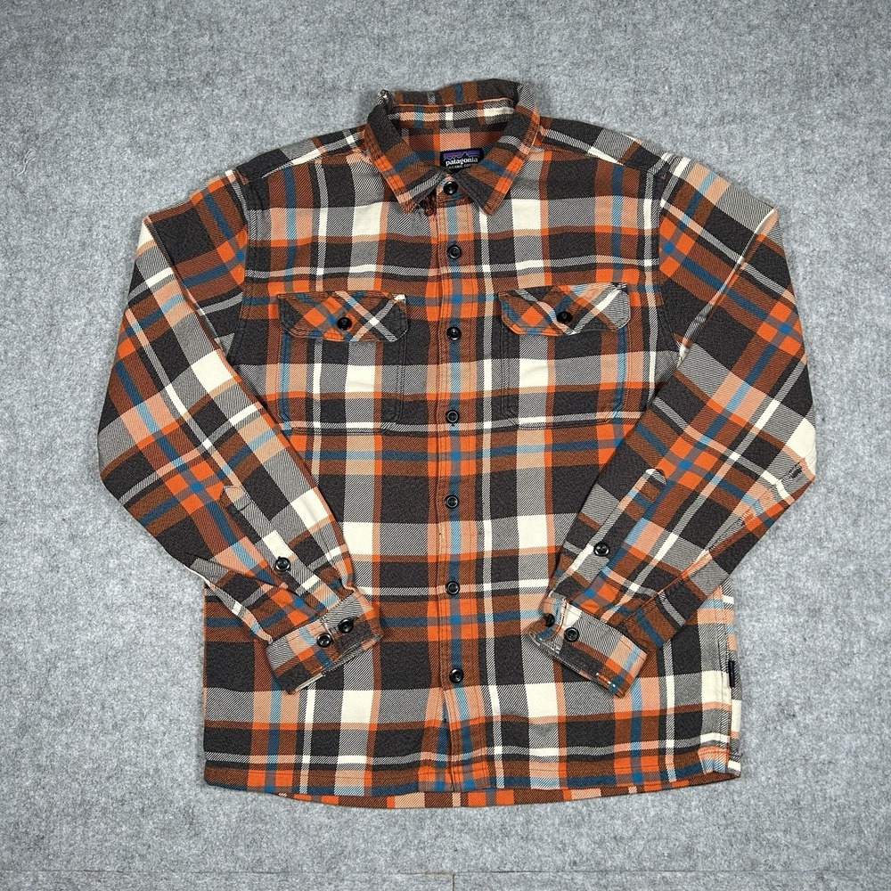 Patagonia Flannel Shirt Men's size small Orange Plaid Button Down Organic cotton